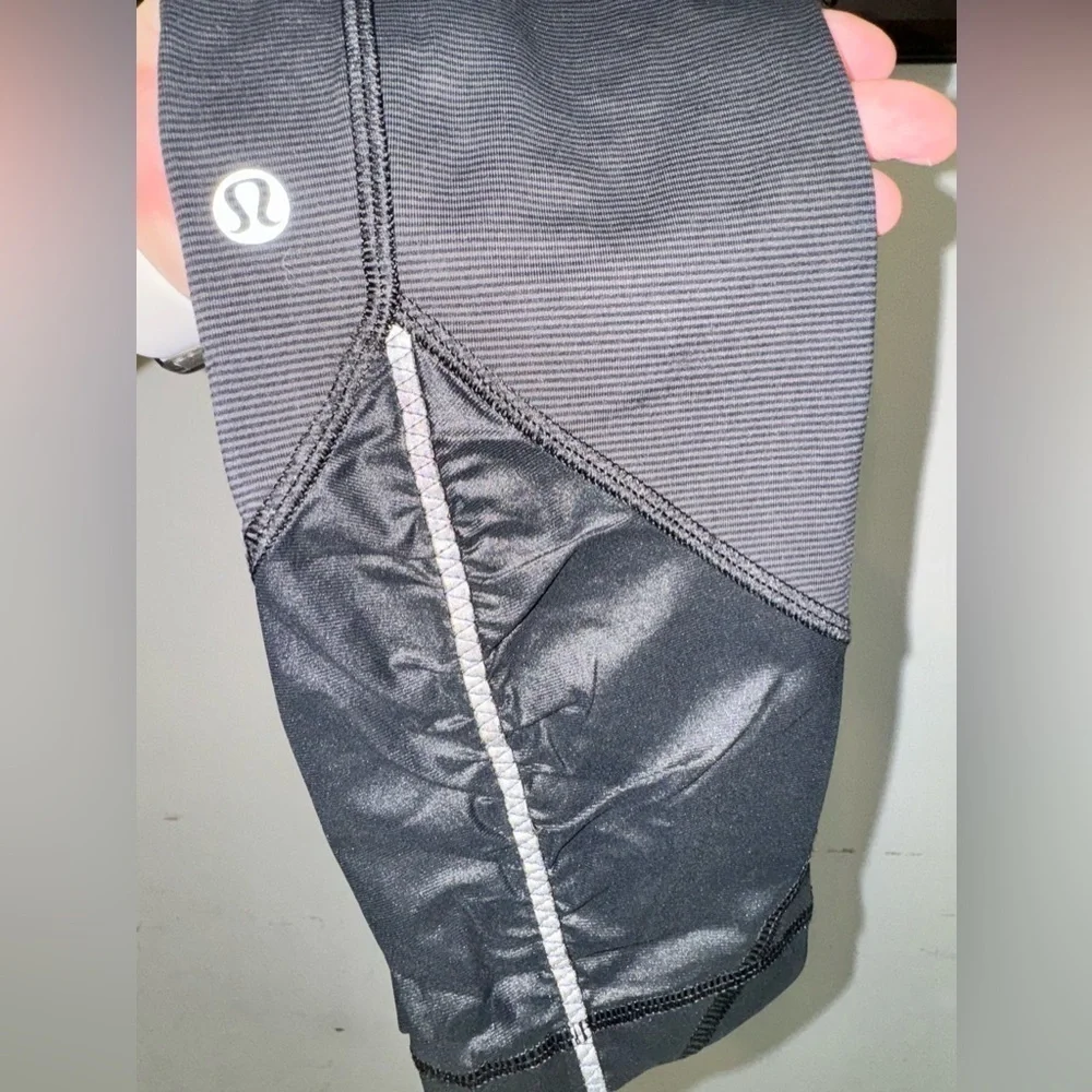 Lululemon Black and Grey Cropped Pinstriped Athletic Leggings Size 4